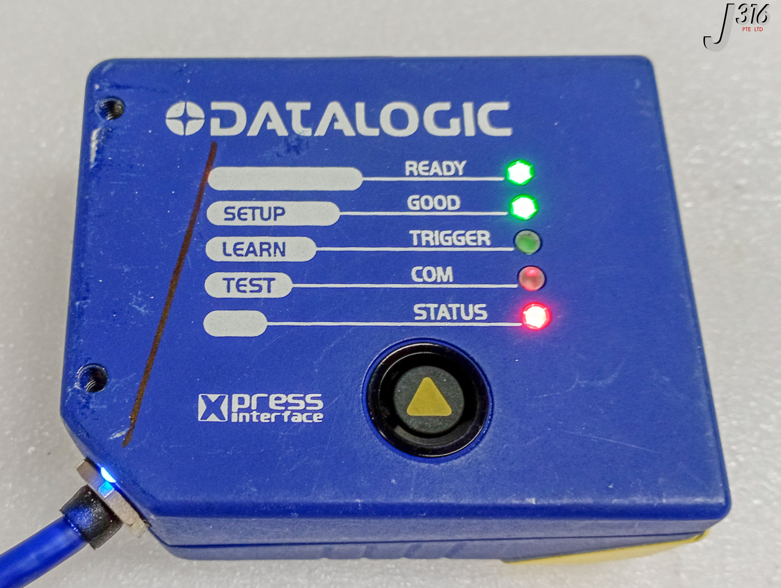 3️⃣ 29405 DATALOGIC SHORT-RANGE INDUSTRIAL BARCODE READER DS2400N-1210